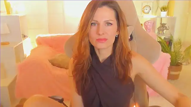 Snapshot of April_o_Nill chatting on 02/25/25, 01:06 April o Nill online show from 02/25/25, 01:06