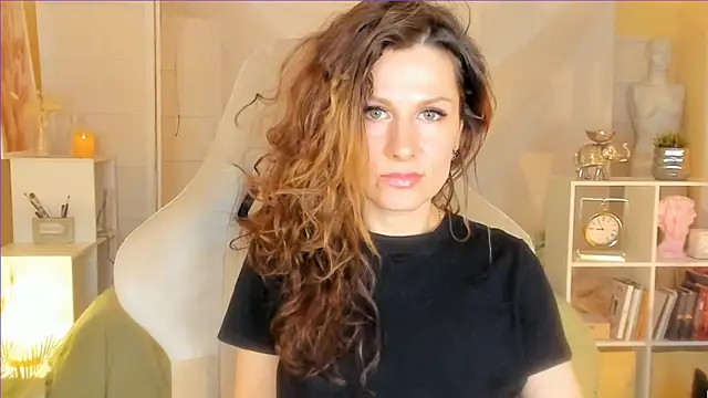 Snapshot of April_o_Nill chatting on 03/16/25, 02:55 April o Nill online show from 03/16/25, 02:55