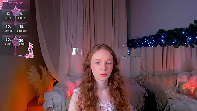 Snapshot of _Rose_Charming_ chatting on 12/27/24, 10:05  Rose Charming  online show from 12/27/24, 10:05