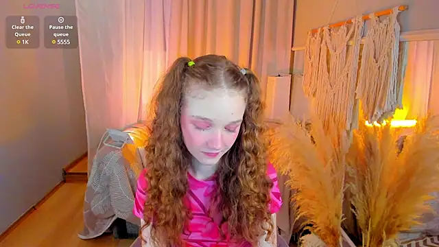Snapshot of _Rose_Charming_ chatting on 02/03/25, 12:58  Rose Charming  online show from 02/03/25, 12:58