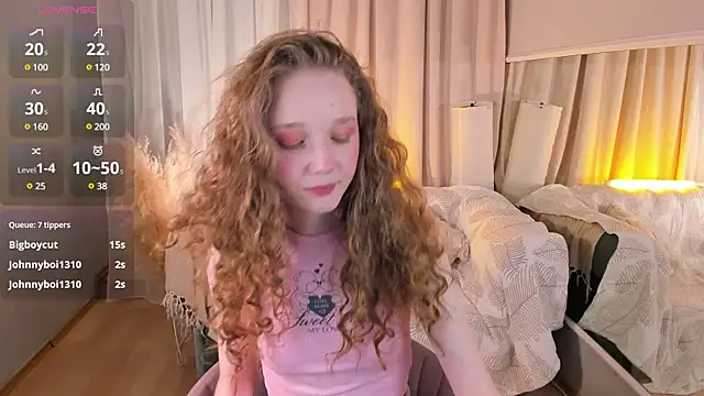 Snapshot of _Rose_Charming_ chatting on 02/22/25, 07:36  Rose Charming  online show from 02/22/25, 07:36