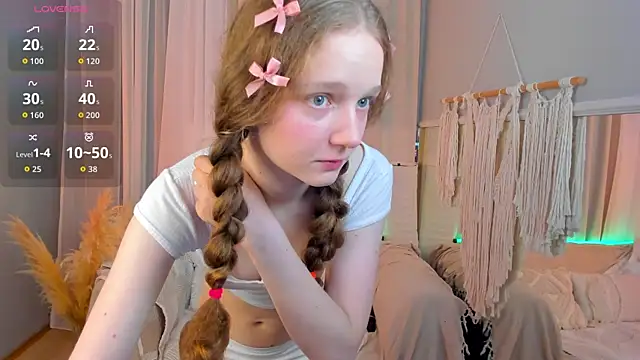 Snapshot of _Rose_Charming_ chatting on 09/13/25, 09:58  Rose Charming  online show from 09/13/25, 09:58