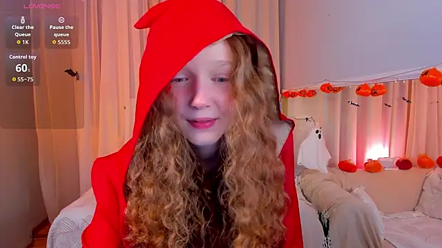 Snapshot of _Rose_Charming_ chatting on 10/21/25, 05:46  Rose Charming  online show from 10/21/25, 05:46