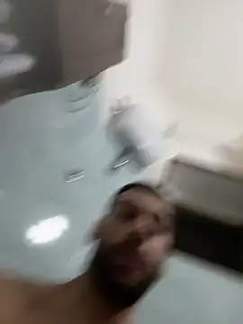 Snapshot of Enzoblood1 chatting on 01/05/26, 11:19 Enzoblood1 online show from 01/05/26, 11:19