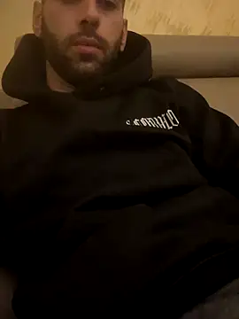 Snapshot of Enzoblood1 chatting on 01/08/26, 12:02 Enzoblood1 online show from 01/08/26, 12:02