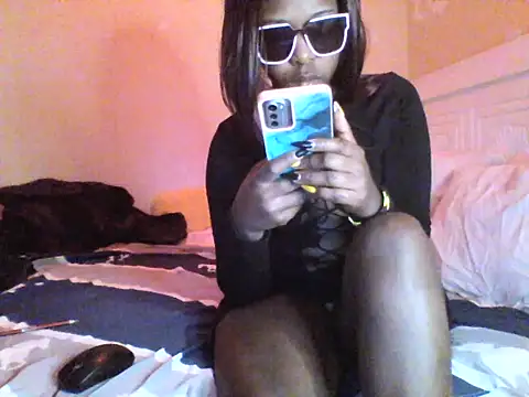 Snapshot of Sexy_jarisan chatting on 10/15/25, 02:01 Sexy jarisan online show from 10/15/25, 02:01