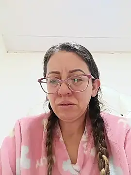Snapshot of miss_hanna07 chatting on 07/18/26, 02:43 miss hanna07 online show from 07/18/26, 02:43