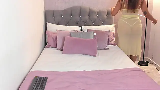 gia watsonn online show from 02/02/26, 03:55