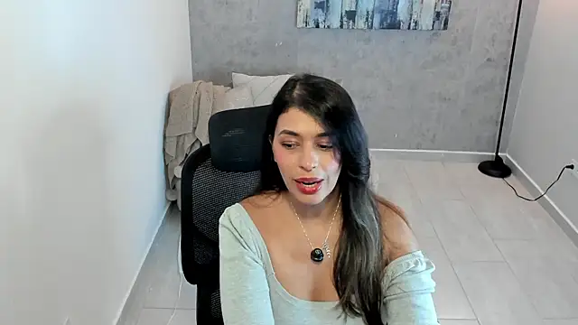Snapshot of gia_watsonn chatting on 07/22/26, 06:32 gia watsonn online show from 07/22/26, 06:32