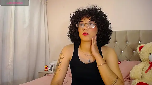 zoe alanaa online show from 10/22/25, 11:37