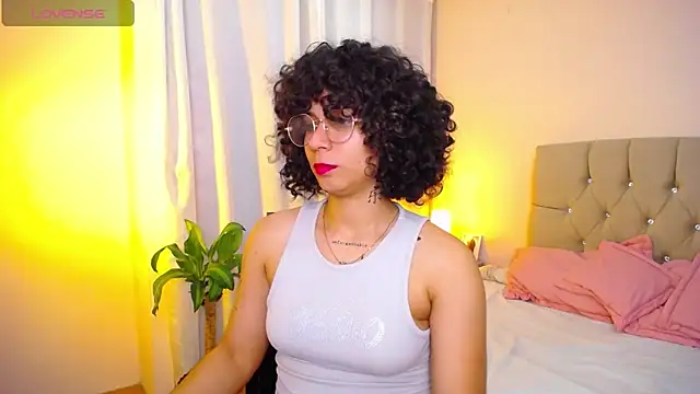 zoe alanaa online show from 11/18/25, 12:16