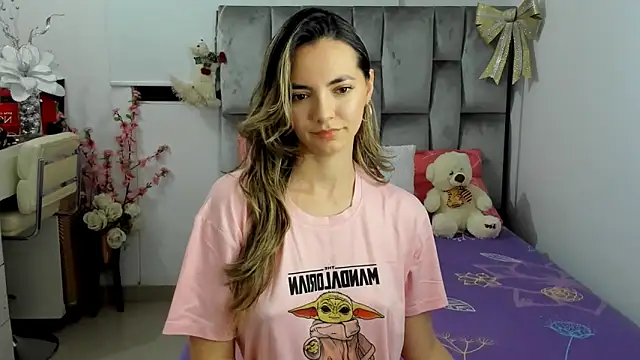 baby-miah online show from 11/21/25, 04:00