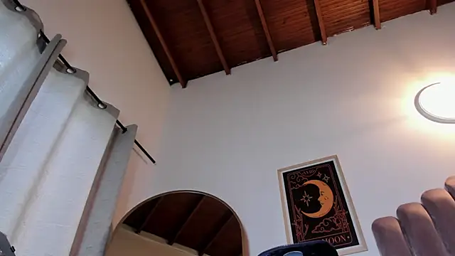 sky caroline online show from 02/09/26, 09:08