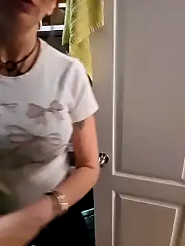 Snapshot of MissyRoulette chatting on 03/12/25, 09:02 MissyRoulette online show from 03/12/25, 09:02