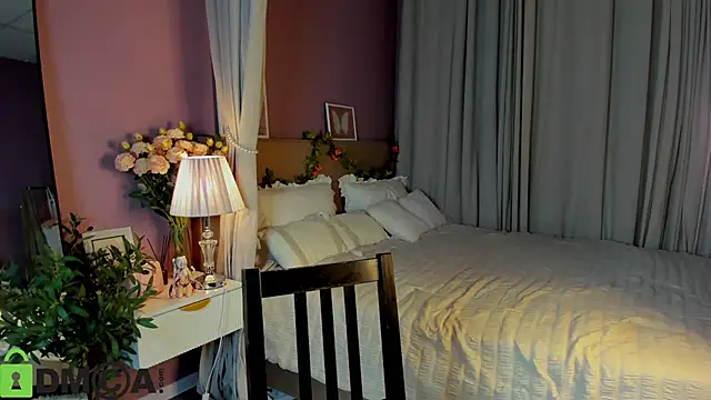 Dearly Emily online show from 12/21/25, 05:20