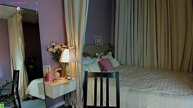 Dearly Emily online show from 04/10/26, 05:28