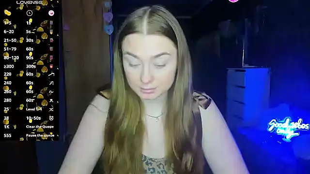 Demure Smile online show from 03/13/25, 07:42