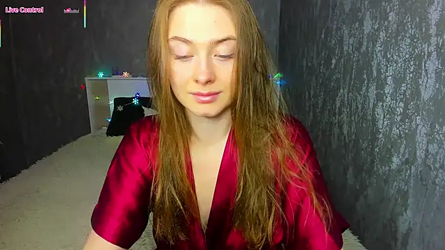 Demure Smile online show from 09/28/25, 05:57