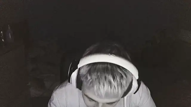 Snapshot of Nenejoven16- chatting on 03/05/25, 01:52 Nenejoven16- online show from 03/05/25, 01:52