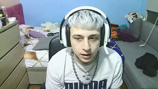 Snapshot of Nenejoven16- chatting on 03/07/25, 12:15 Nenejoven16- online show from 03/07/25, 12:15