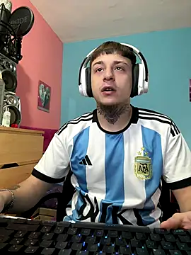 Snapshot of Nenejoven16- chatting on 11/13/25, 10:25 Nenejoven16- online show from 11/13/25, 10:25