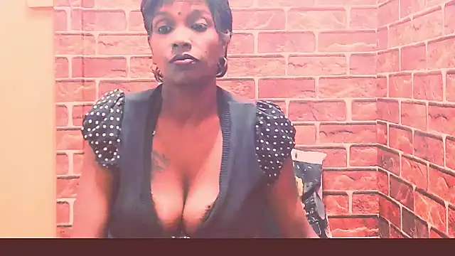 Fuckable Nasty MILF online show from 06/22/26, 04:04
