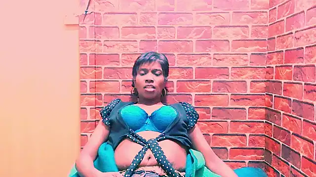 Fuckable Nasty MILF online show from 07/03/26, 05:41