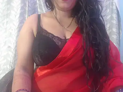 cute-priy online show from 10/15/25, 04:45