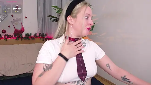 Snapshot of Nicole__Aniston_ chatting on 01/04/25, 06:30 Nicole  Aniston  online show from 01/04/25, 06:30