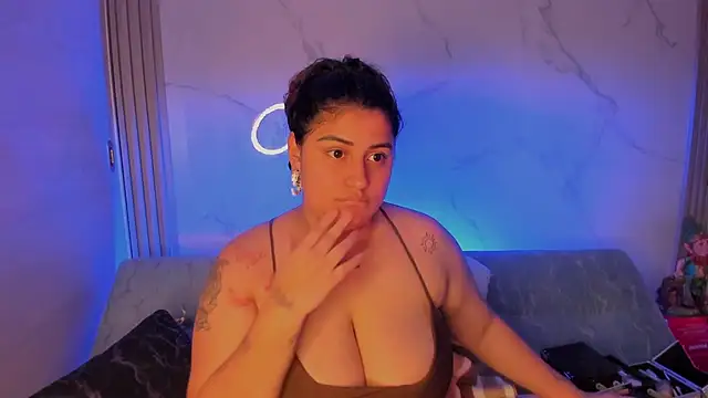 Snapshot of dayan_silva_ chatting on 12/20/25, 12:29 dayan silva online show from 12/20/25, 12:29