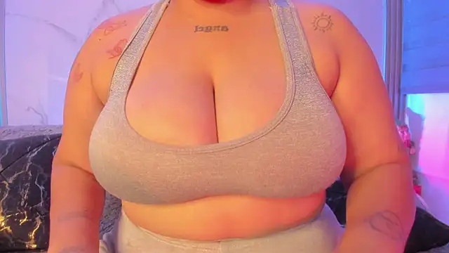 Snapshot of dayan_silva_ chatting on 02/21/26, 12:00 dayan silva online show from 02/21/26, 12:00