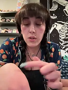 ThicBunz online show from 12/17/25, 11:22