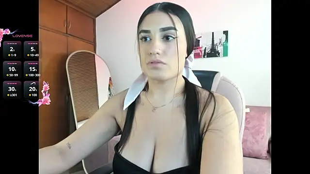 Snapshot of Alheli_16 chatting on 05/15/26, 12:12 Alheli 16 online show from 05/15/26, 12:12