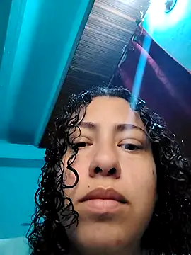 Snapshot of aixa_15 chatting on 04/30/26, 11:05 aixa 15 online show from 04/30/26, 11:05