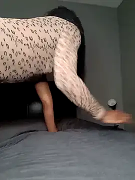 Snapshot of MILFCandy chatting on 03/11/25, 03:59 MILFCandy online show from 03/11/25, 03:59