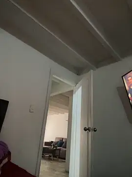 Snapshot of Khalyk_G chatting on 10/17/25, 01:46 Khalyk G online show from 10/17/25, 01:46