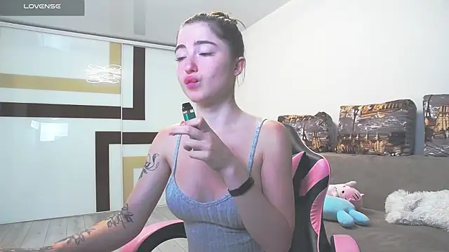 Luxuryalma online show from 06/29/26, 06:08