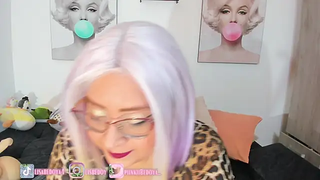 Amberbedoya  online show from 12/30/24, 11:28