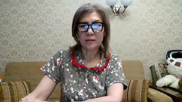 Elegant00Lady online show from 12/16/25, 04:23