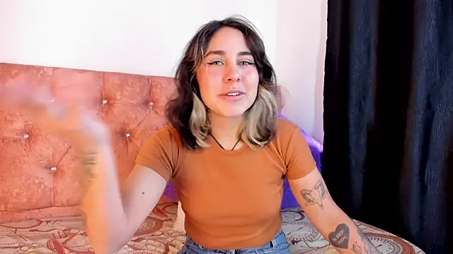 riley colors online show from 01/31/25, 01:45