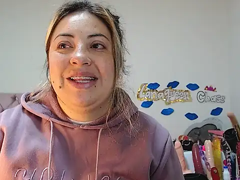 lanaqueen699 online show from 02/10/25, 12:18