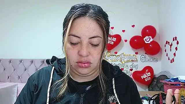 lanaqueen699 online show from 02/24/25, 12:16