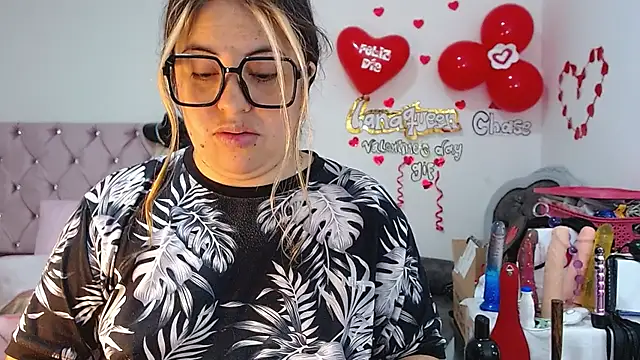 lanaqueen699 online show from 02/25/25, 03:27