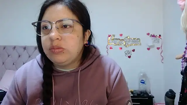 lanaqueen699 online show from 04/17/26, 12:30