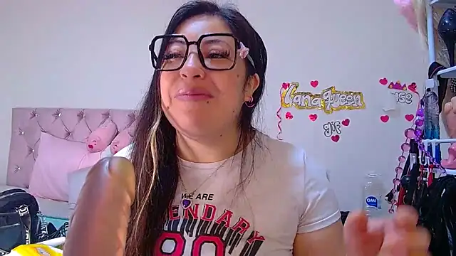 lanaqueen699 online show from 04/23/26, 12:29