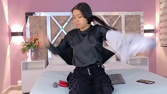 Larabrooks online show from 11/09/25, 11:52