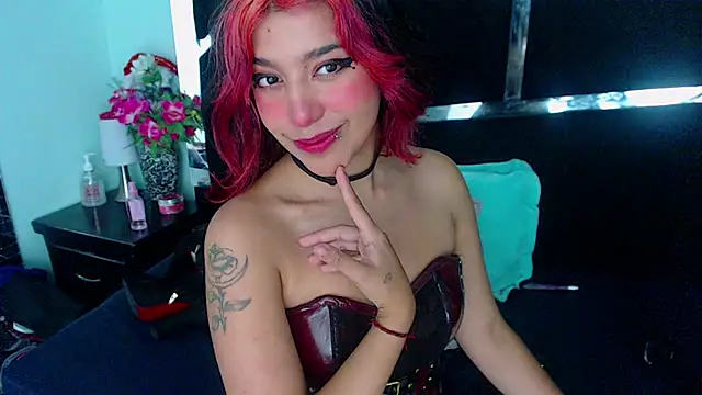 Snapshot of UnderBaby_ chatting on 12/19/24, 12:02 UnderBaby online show from 12/19/24, 12:02