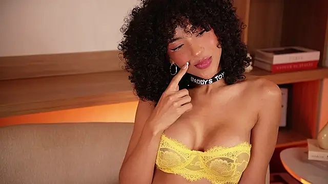 Snapshot of OSHUN_ chatting on 06/01/26, 12:29 OSHUN online show from 06/01/26, 12:29