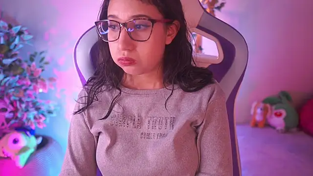 Sunny flower  online show from 02/17/26, 01:02