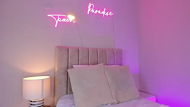  angela x online show from 01/30/25, 11:44